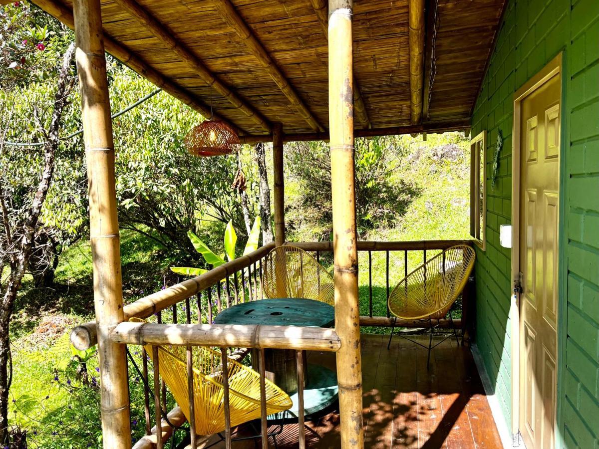 La Casa De Loto Retreat Guatape Exterior photo